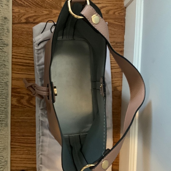 Interchangeable multi-use bag. - Picture 3 of 11